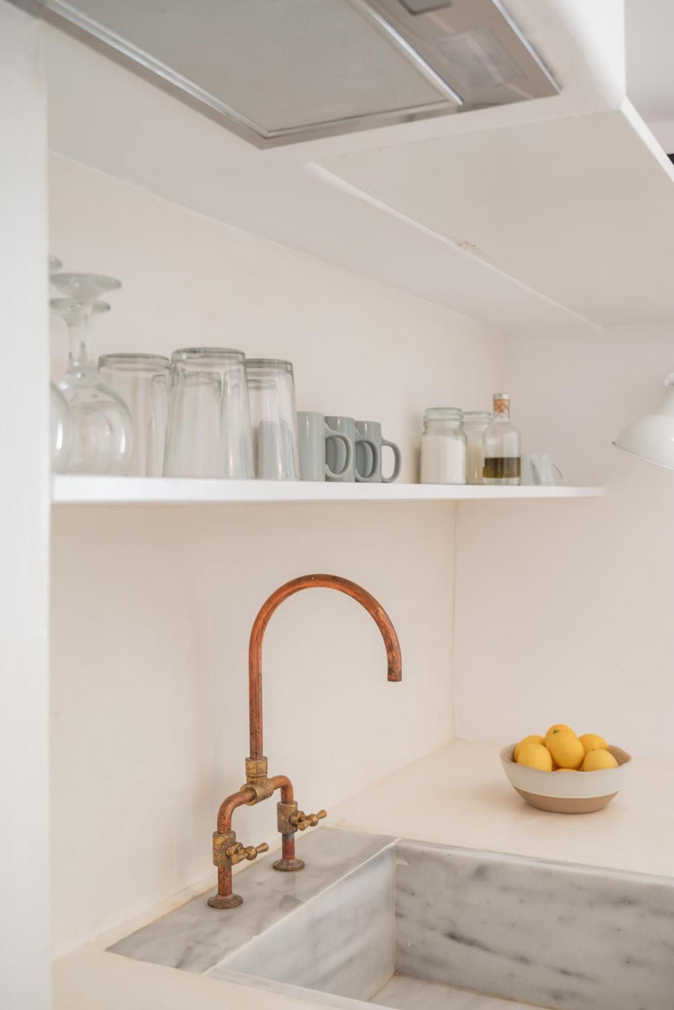 Aniko Suites White Alley Mykonos Town ภายนอก รูปภาพ