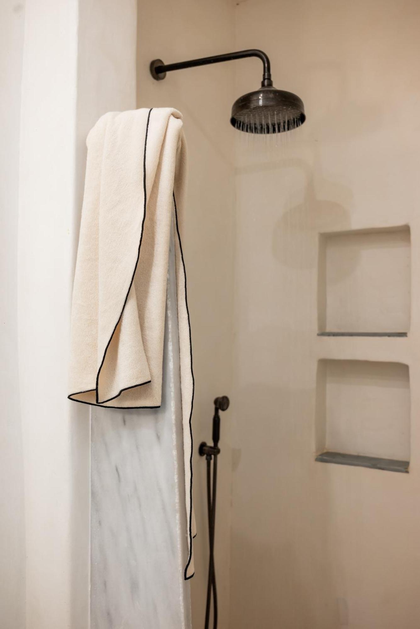Aniko Suites White Alley Mykonos Town ภายนอก รูปภาพ
