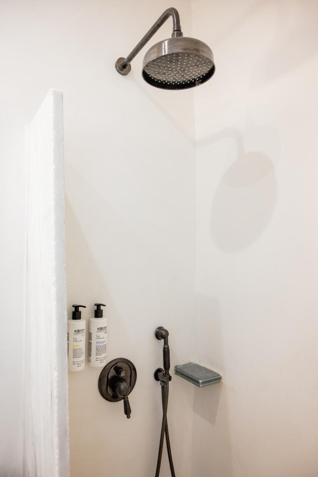 Aniko Suites White Alley Mykonos Town ภายนอก รูปภาพ