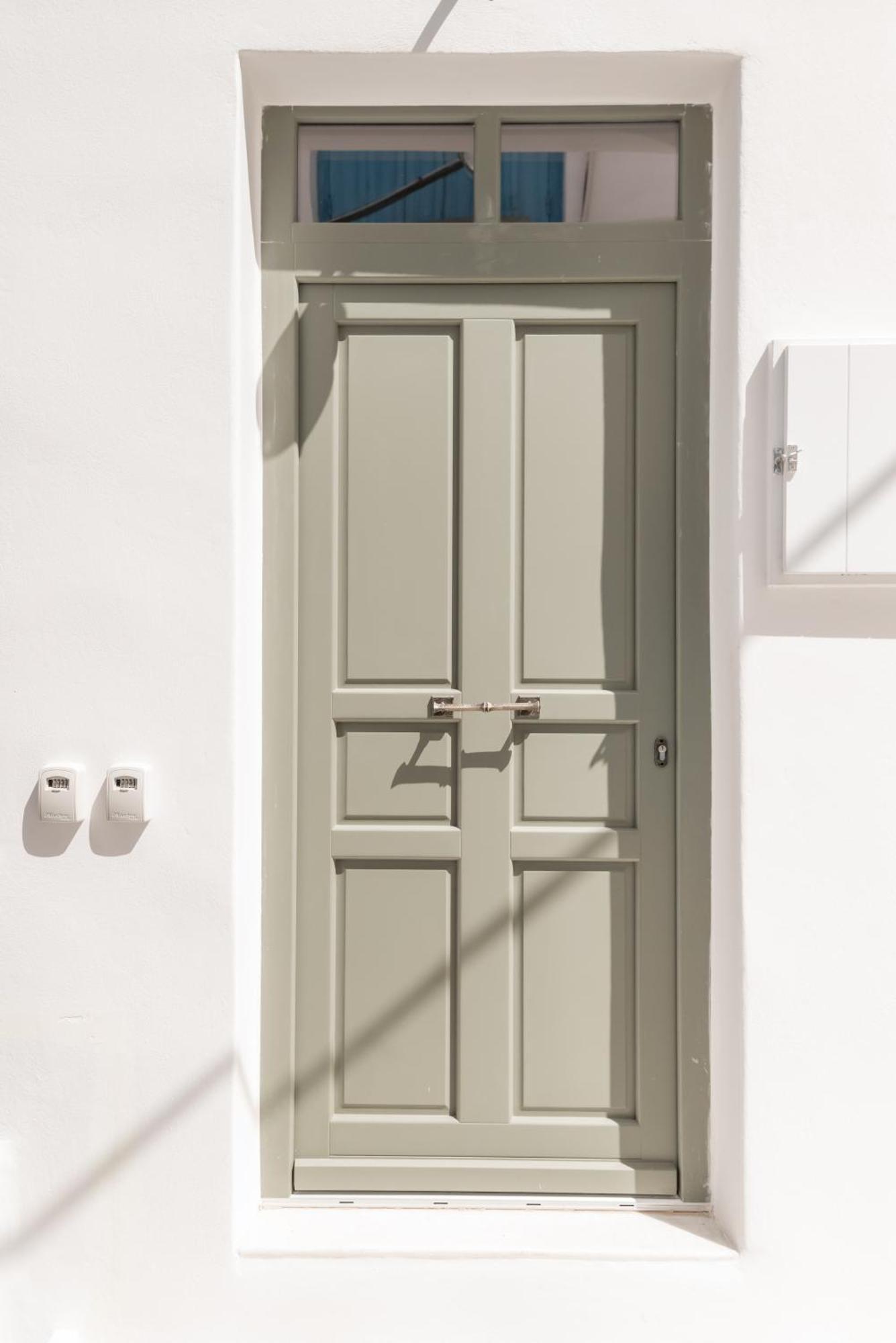 Aniko Suites White Alley Mykonos Town ภายนอก รูปภาพ