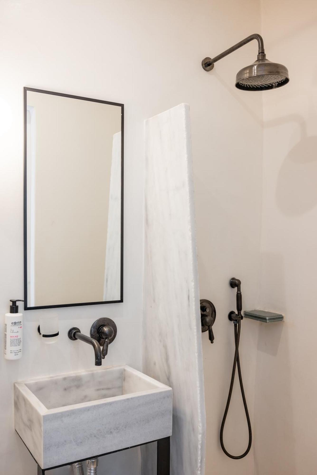 Aniko Suites White Alley Mykonos Town ภายนอก รูปภาพ